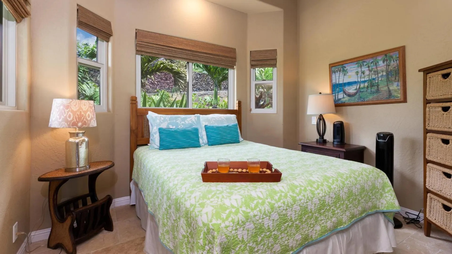Pacific Vista Retreat Stunning 5Br Home Overlooking Ocean Privacy And Pool Kailua-Kona