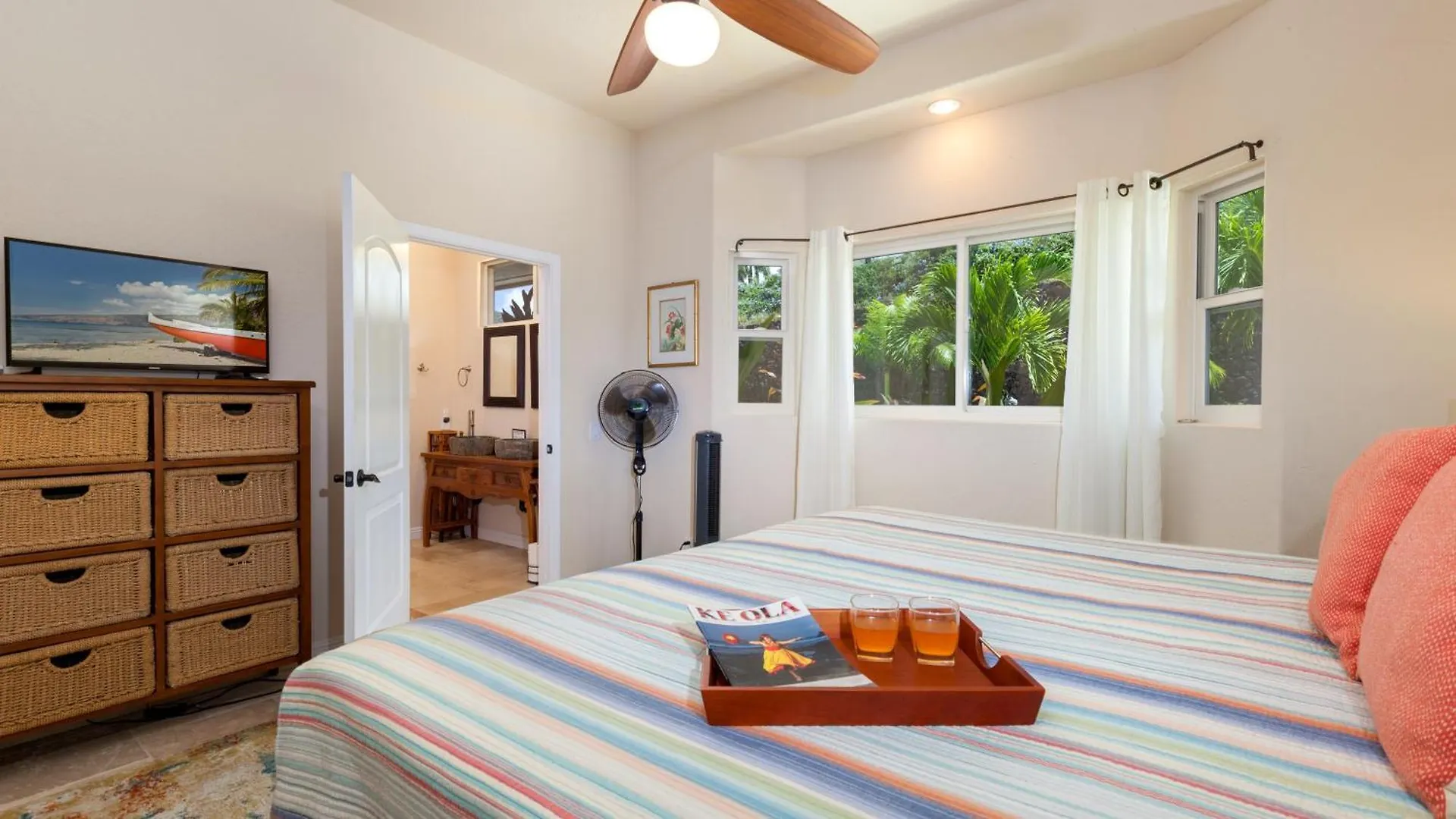 Pacific Vista Retreat Stunning 5Br Home Overlooking Ocean Privacy And Pool Kailua-Kona