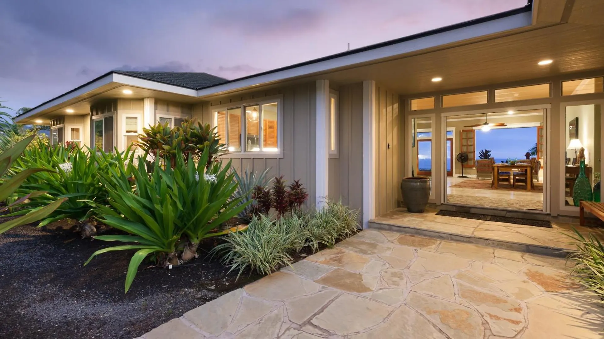Pacific Vista Retreat Stunning 5Br Home Overlooking Ocean Privacy And Pool Kailua-Kona