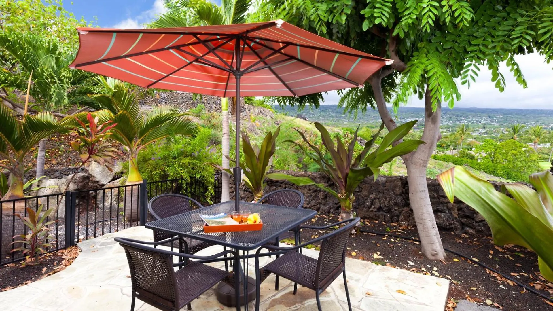 Holiday home Pacific Vista Retreat Stunning 5Br Home Overlooking Ocean Privacy And Pool Kailua-Kona